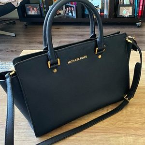 EUC Michael Kors Selma Satchel Large Black Gold